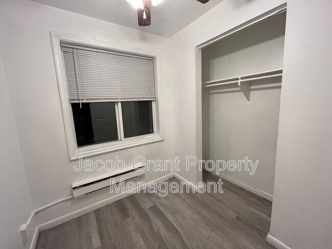 Foto del edificio - 575 Tiger Ave