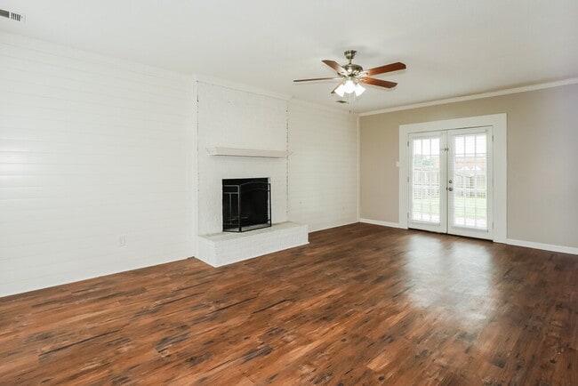 Building Photo - 7733 Deerfield Trce
