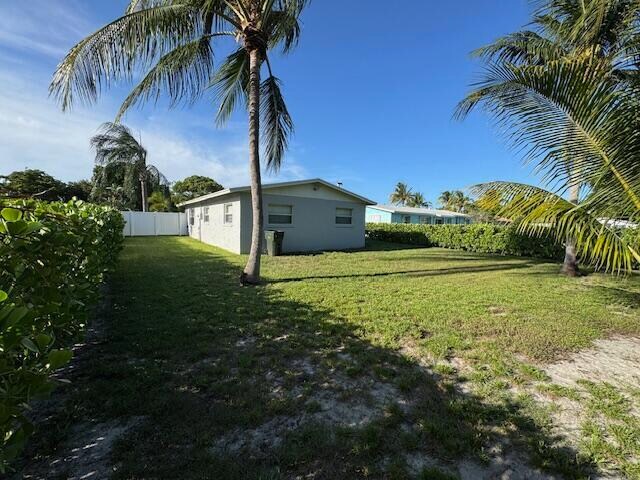 Building Photo - 608 SW 8th Ct