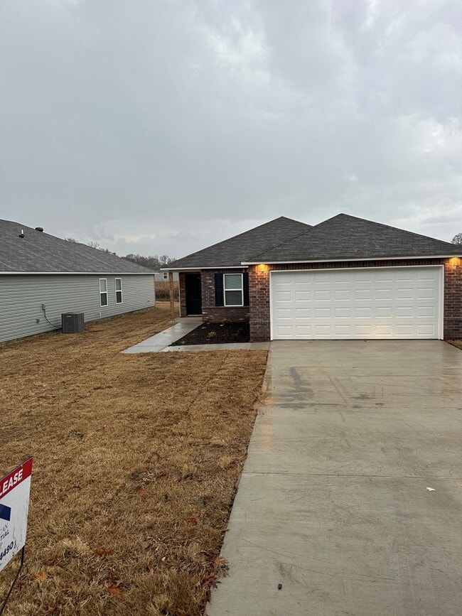 Building Photo - FREE Blackstone Grill — Sign by 5/29! | 3 Bed, 2 Bath Home in Stagecoach Meadows