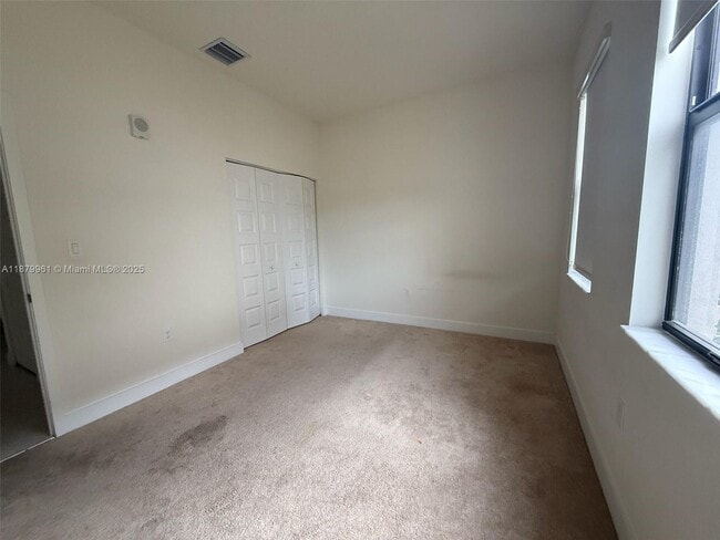 Foto del edificio - 7905 NW 104th Ave