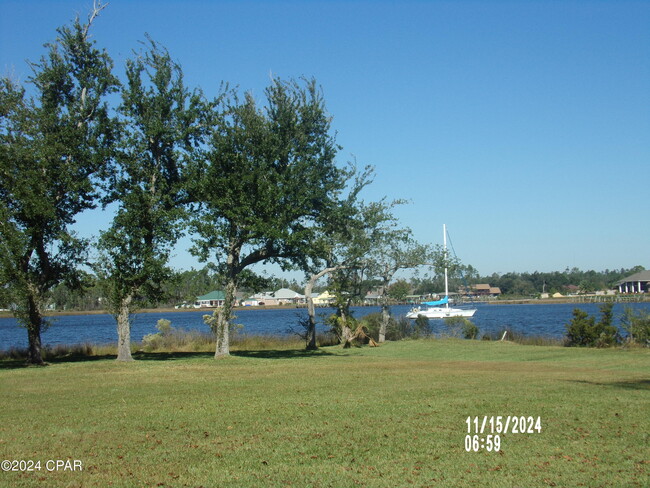 Foto del edificio - 11403 Poston Rd