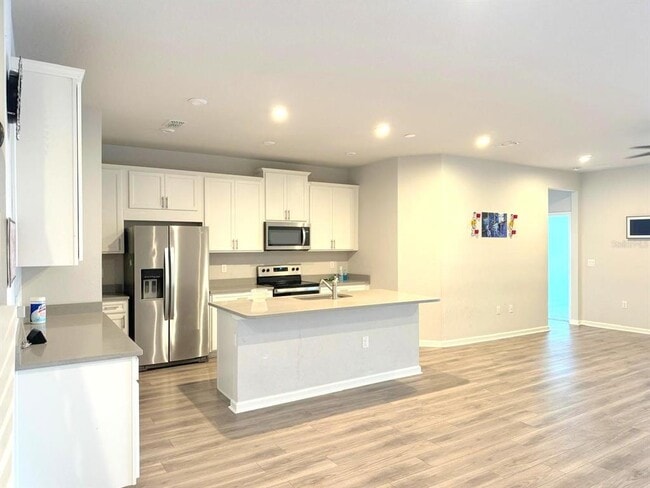 Building Photo - 19337 Blue Pond Dr