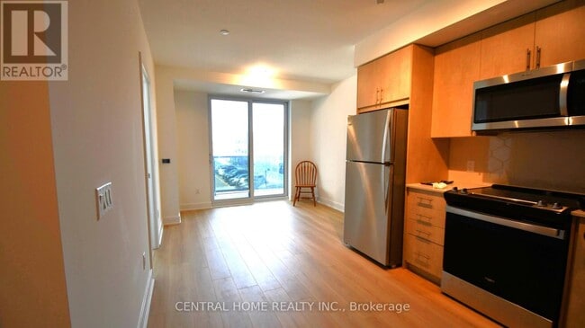 Building Photo - 2545 Simcoe St N