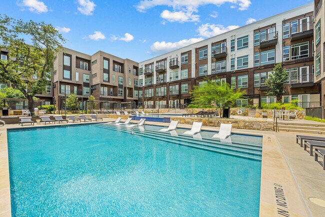 Foto del edificio - The Bond