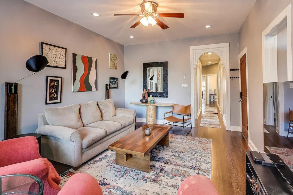 Foto principal - 1506 W Thome Ave