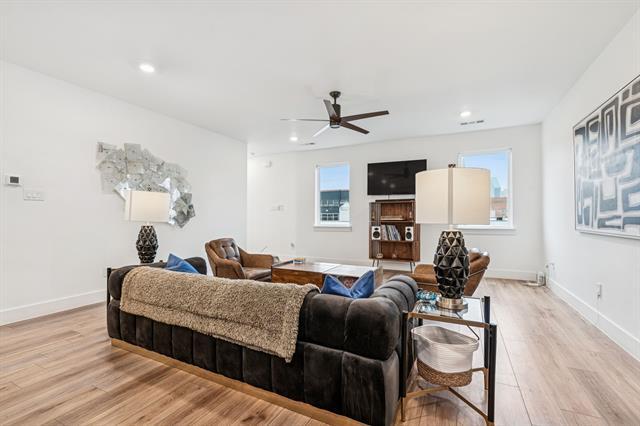 Foto del edificio - 1545 Cosette Dr