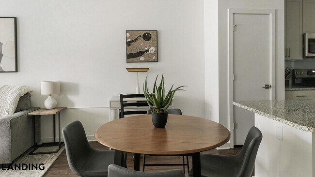 Foto del edificio - 2110 Birkhall St