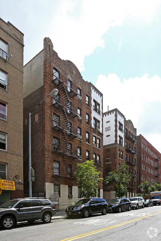 Primary Photo - 579-585 W 204th St