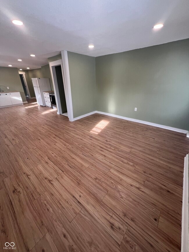 Building Photo - 2530 N Temple Ave