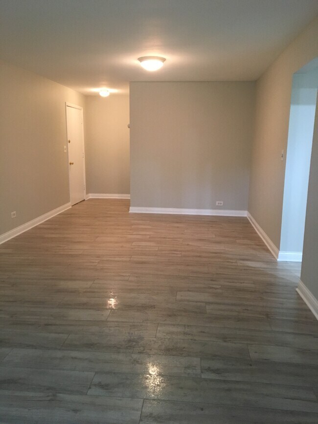 Building Photo - 22960 N Apple Hill Ln