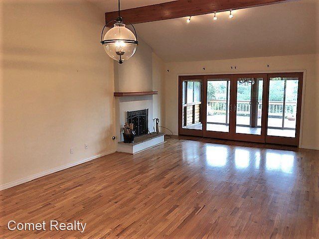 Building Photo - 3 br, 2 bath House - 585 Crown Hill St.