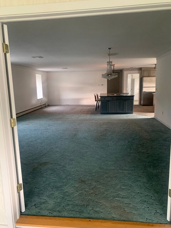 Building Photo - 104A Cesare Dr