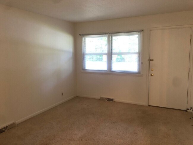 Foto del edificio - 200 S Grove St