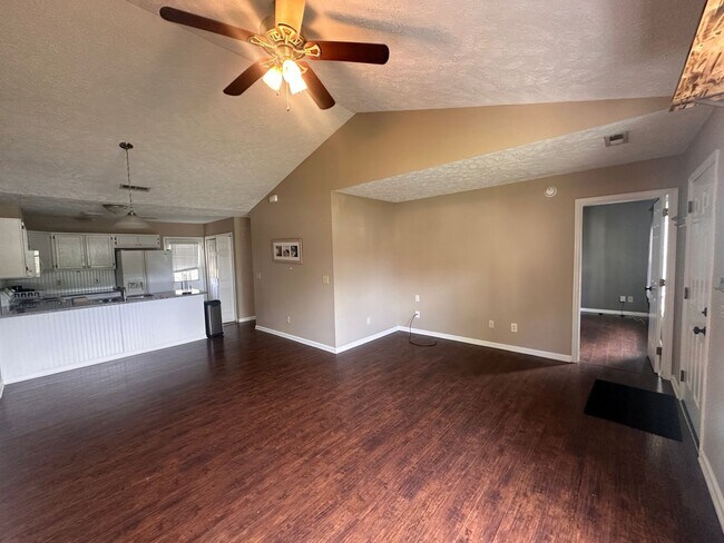 Foto del edificio - 3 Bedroom 2 Bathroom House