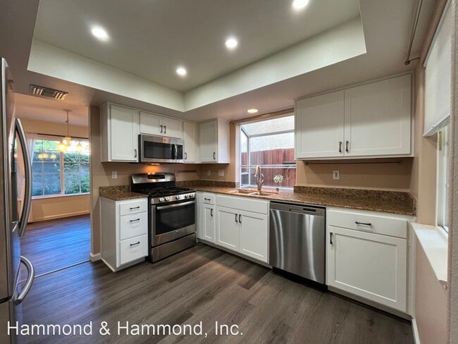 Building Photo - 2 br, 2.5 bath House - 17740 Merridy St. #22