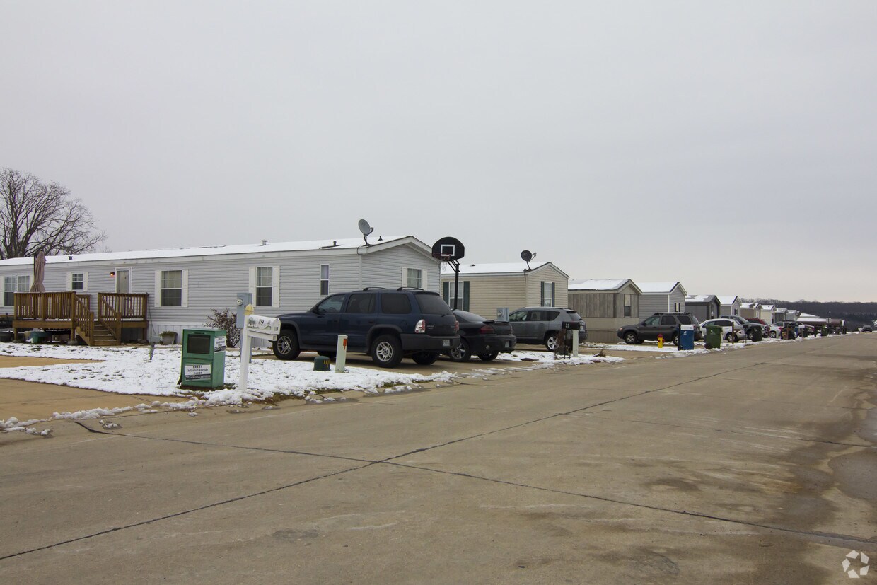 Jamestown Mobile Home Community Apartments in Hillsboro, MO