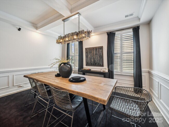Foto del edificio - 6112 Willow Pin Ln