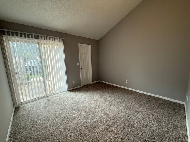 Building Photo - Coming soon ~ Charming 2 Bed, 1 Bath Duplex in Spring Hill, KS!