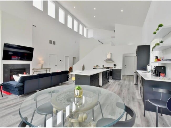 Foto del edificio - 1021 Gardner St E