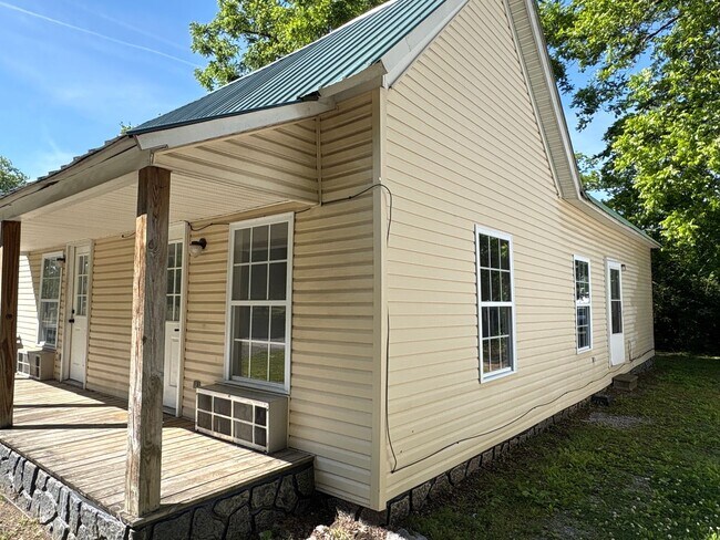 Foto del edificio - Renovated Duplex in Central Tullahoma