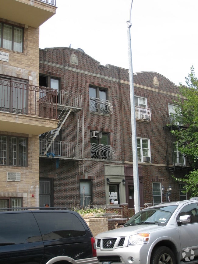 Building Photo - 1256 44th St