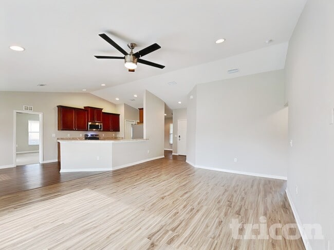 Building Photo - 113 Solis Dr