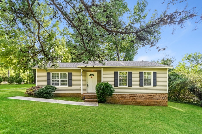 Foto principal - Great 3 Bedroom Home
