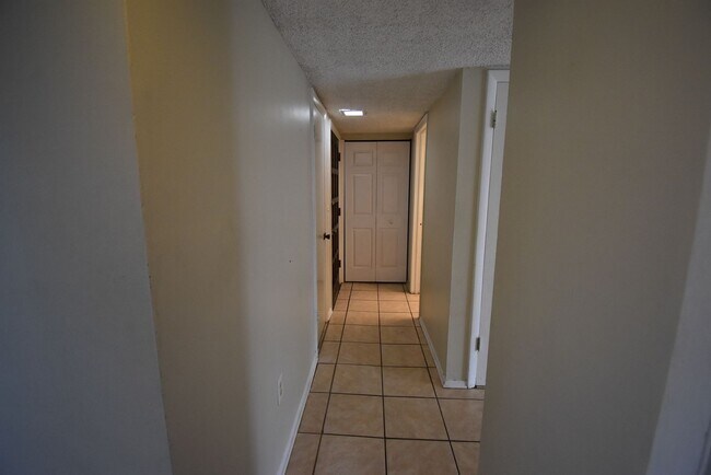 Foto del edificio - 2 Bed/2 Bath, 2nd Floor Condo at Marbeya C...