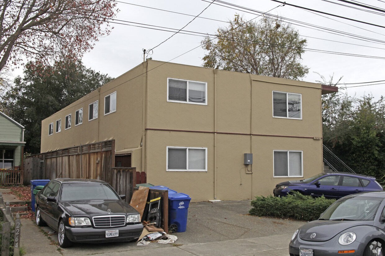 Building Photo - 2260 Pacific Ave