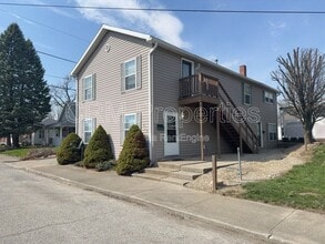 Building Photo - 810 W Elm St