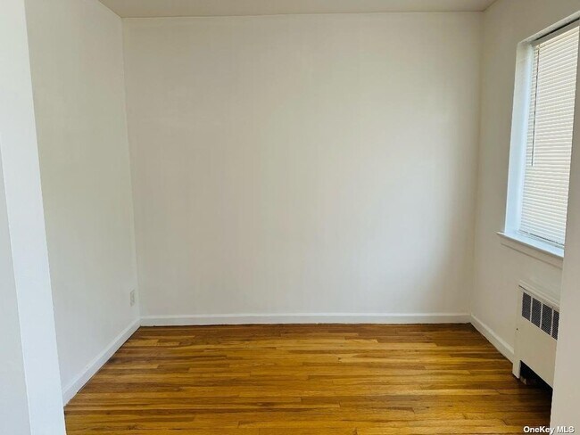 Foto del edificio - 123-12 6th Ave