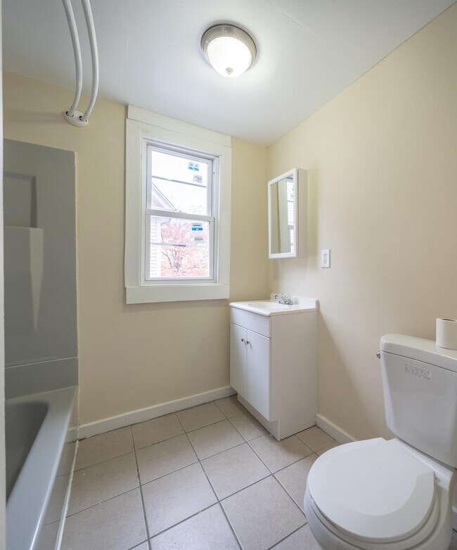 Foto del edificio - 693 Dixwell Ave