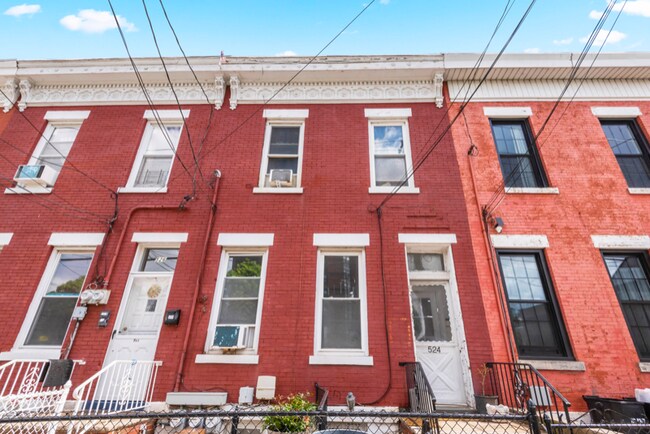 Building Photo - 524 23rd St