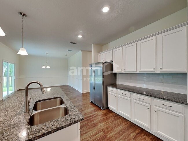 Foto del edificio - 6607 Hidden Rose Pl