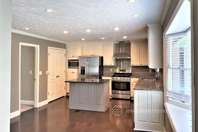Building Photo - 2243 Ridgewood Ct