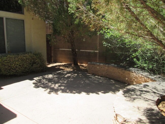 Foto del edificio - (4) Beds & (3) Car Garage