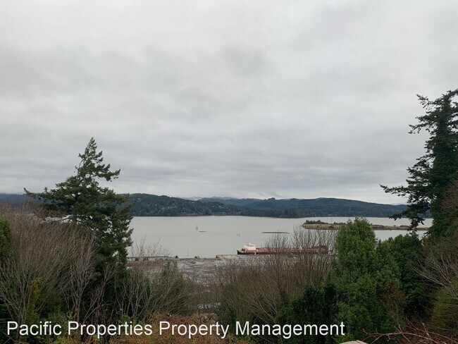 Foto del edificio - 3 br, 2 bath House - 2281 Sherman Avenue