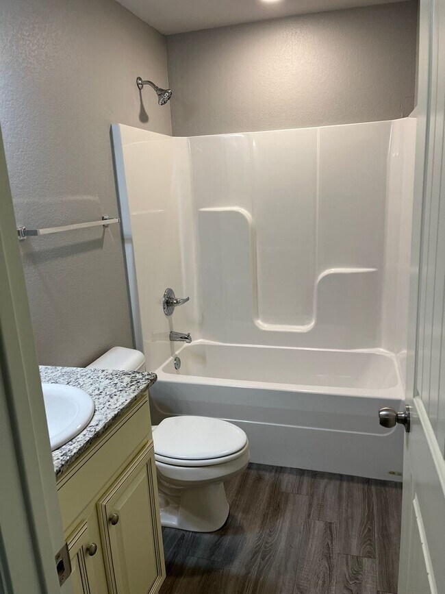 Foto del edificio - Call Heather at 479-208-0305 to see about ...