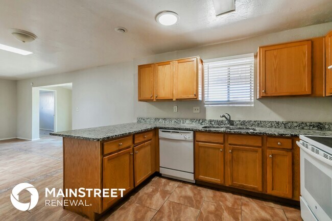 Foto del edificio - 2561 W Virginia St