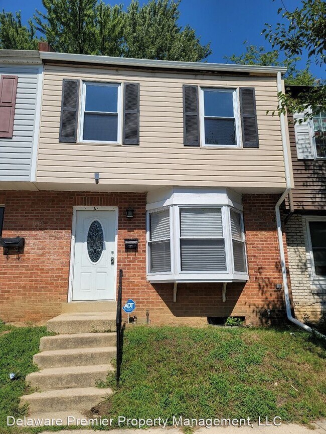 Building Photo - 3 br, 1 bath House - 111 Elliot Street