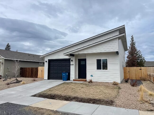 Foto del edificio - 16488 Bassett Rd