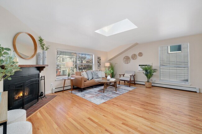 Foto del edificio - 1215 N Emerson St