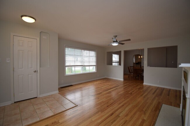 Foto del edificio - 5806 Highland Dr