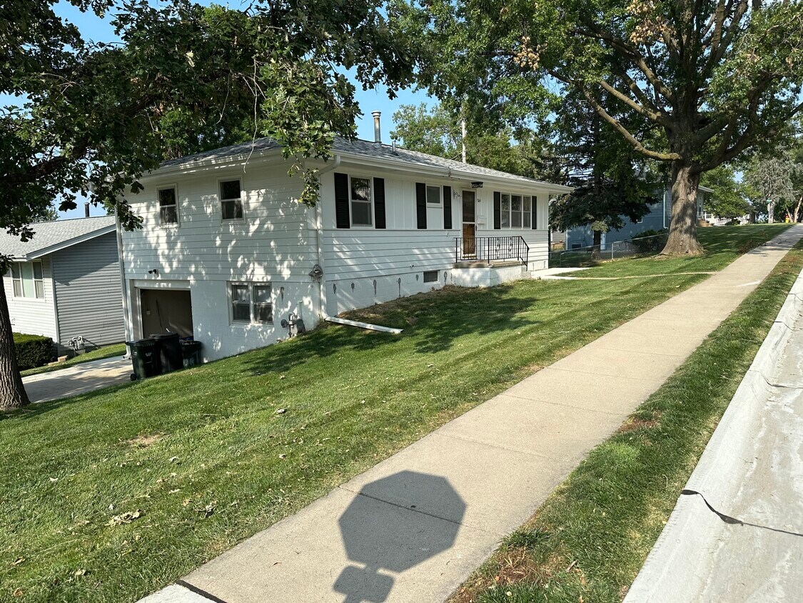 Primary Photo - 7864 Seymour St