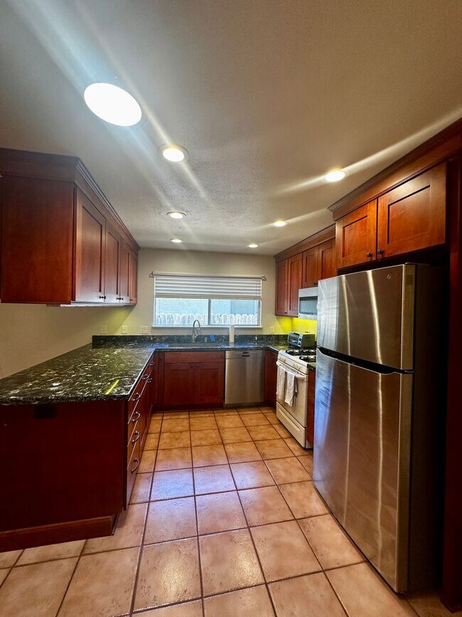 Foto del edificio - 4 bedroom home