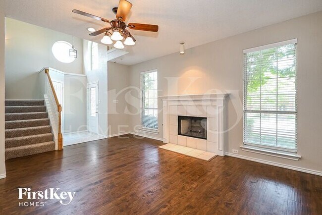 Foto del edificio - 2210 Meadowstone Dr