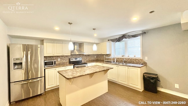 Building Photo - 6 Bignell Cres