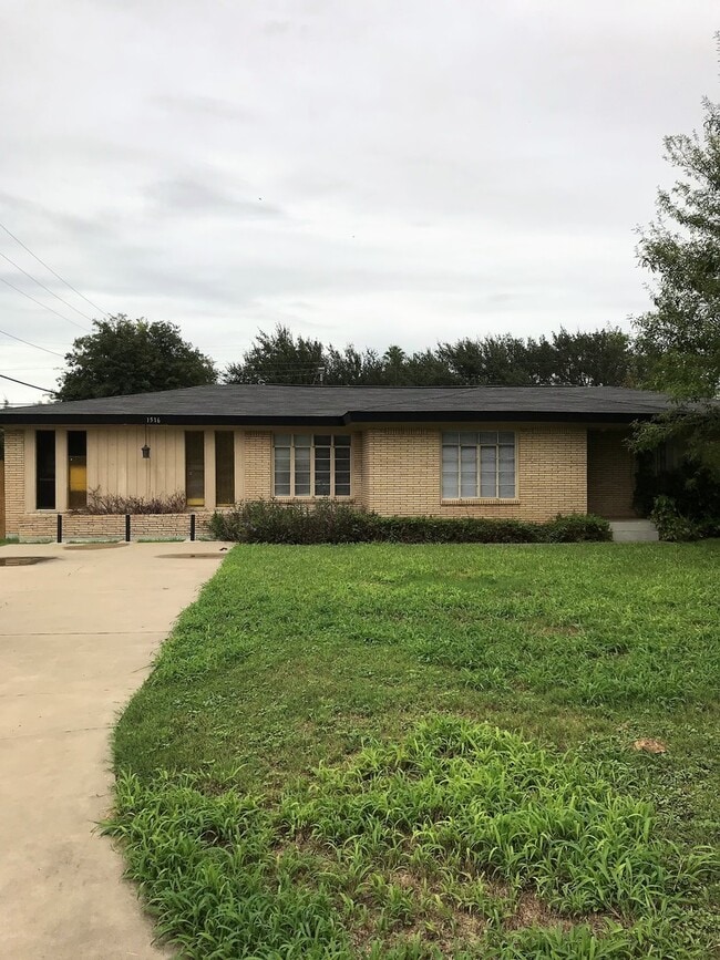 Building Photo - 1516 Walnut Ave