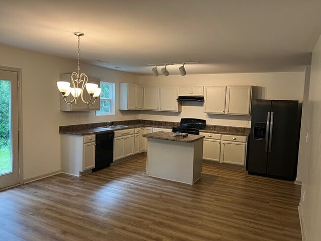Building Photo - Impeccable 4 Bedroom Home in Little River, SC